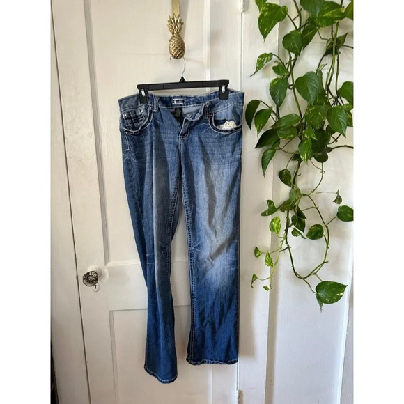 Soundgirl Women’s size 11 blue jeans - Picture 1 of 9